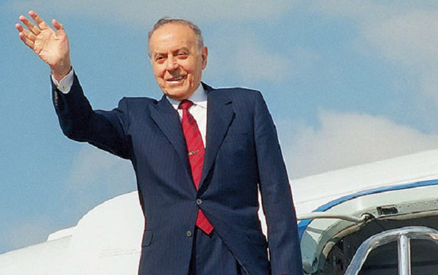 heyder-eliyevin-genceye-getmesi-fedakarliq-idi